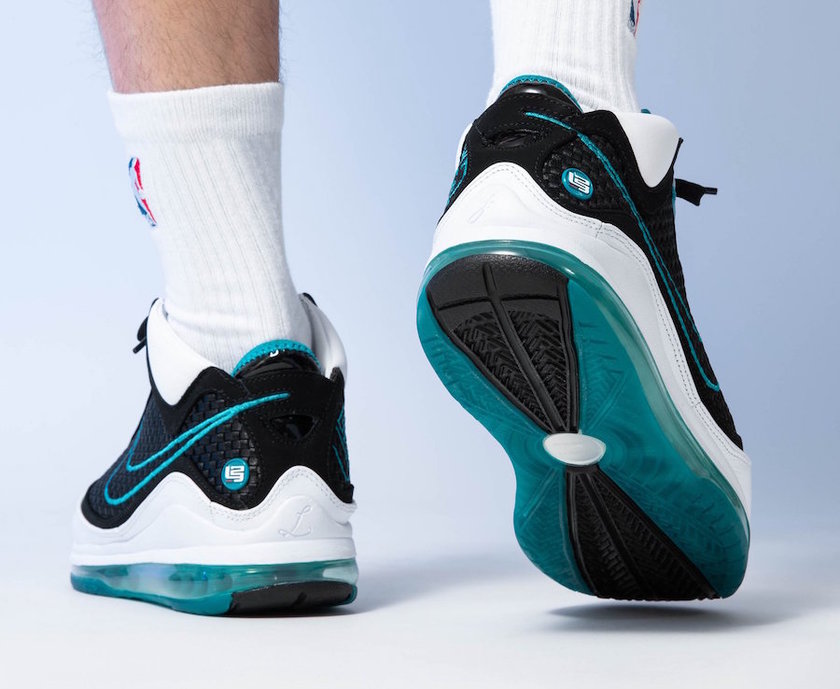 Nike LeBron 7 Red Carpet Retro CU5133-100 2019发售日期