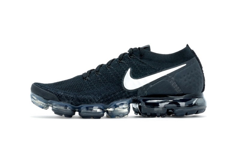 çåé è¦½ Dover Street Market å«æ¦éåº 15 é±å¹´è¯ä¹ä¼åãMONOCHROMARKETã