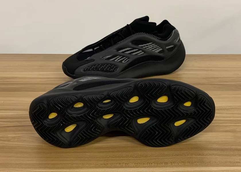 adidas Yeezy 700 V3 Blackåå:registered:æ¥æ