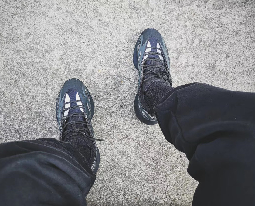adidas Yeezy 700 V3 Black On-Feet