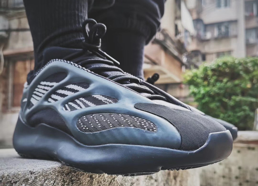 adidas Yeezy 700 V3 Black On-Feet