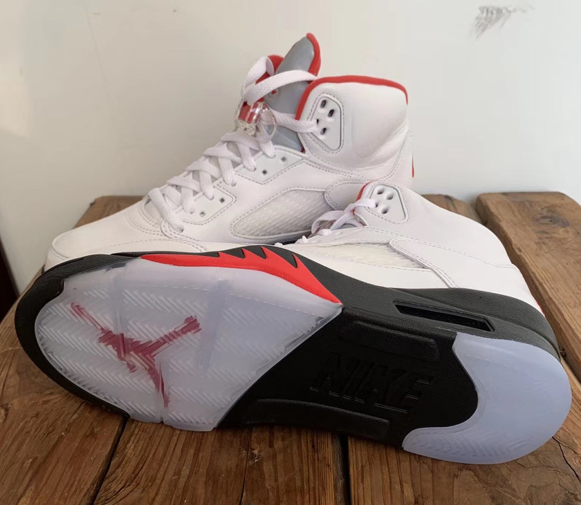 Air Jordan 5 Fire Red DA1911-102