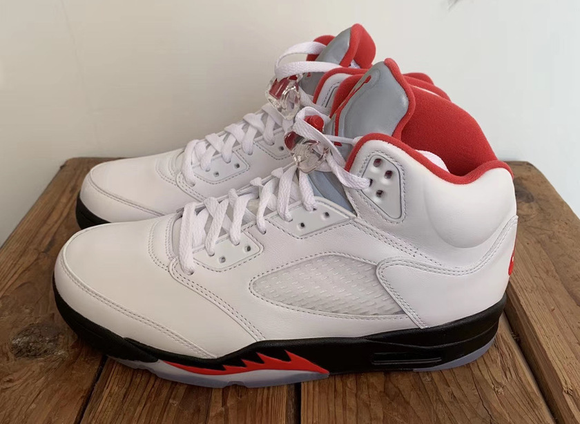 Air Jordan 5 Fire Red DA1911-102