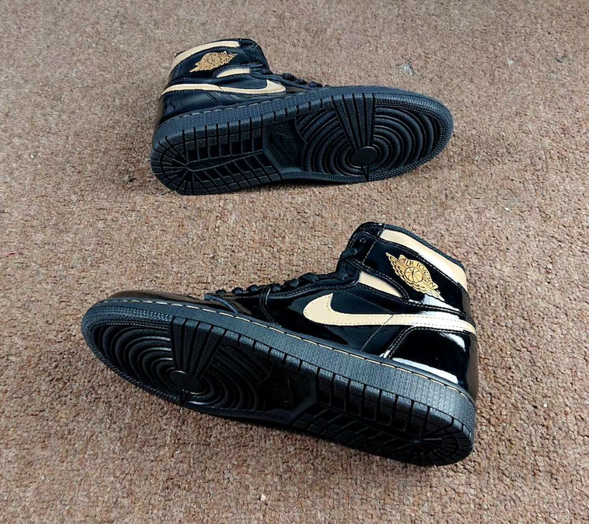 Air Jordan 1 Patent Black Gold 555088-032 Release Date