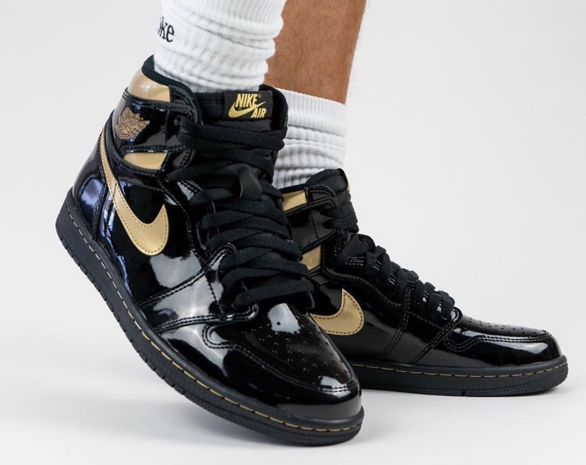 Air Jordan 1 Black Gold 555088-032 Release Date On-Feet