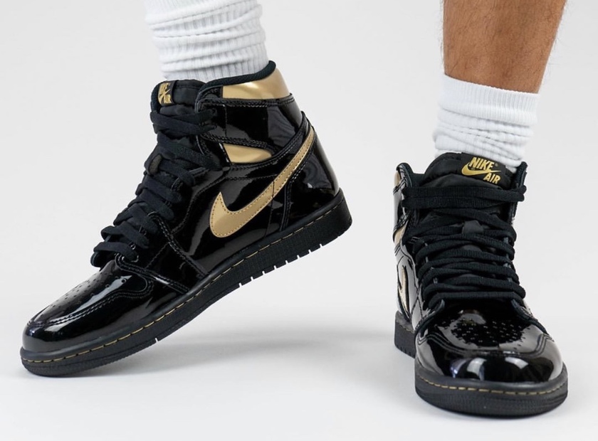 Air Jordan 1 Black Gold 555088-032 Release Date On-Feet