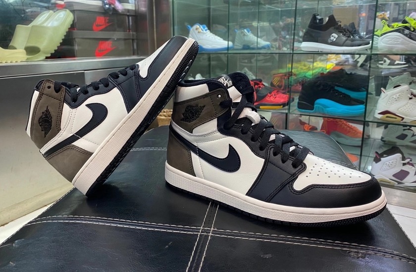 Air Jordan 1 High Dark Mocha 555088-105