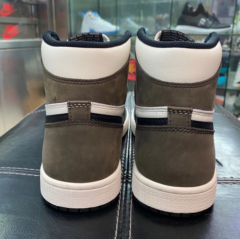 Air Jordan 1 Dark Mocha 555088-105