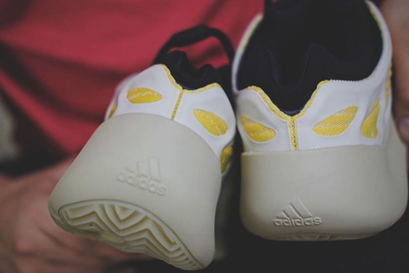 adidas Yeezy 700 V3çº¢è±åå¸æ¥æ