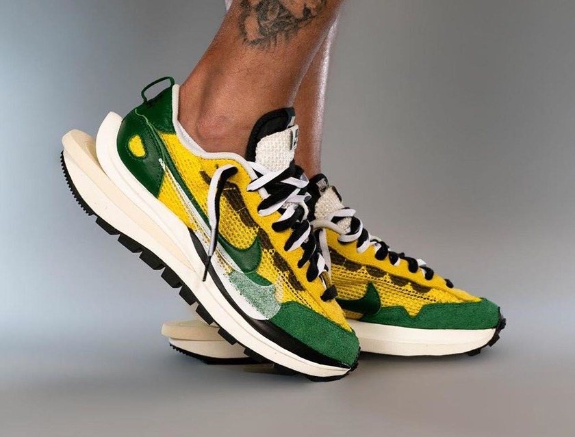 sacai Nike VaporWaffle Tour Yellow Stadium Green CV1363-700 Release Date On-Feet