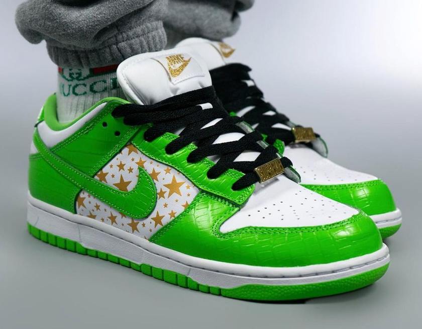 Supreme Nike SB Dunk Low Green Stars DH3228-101 Release Date On-Feet