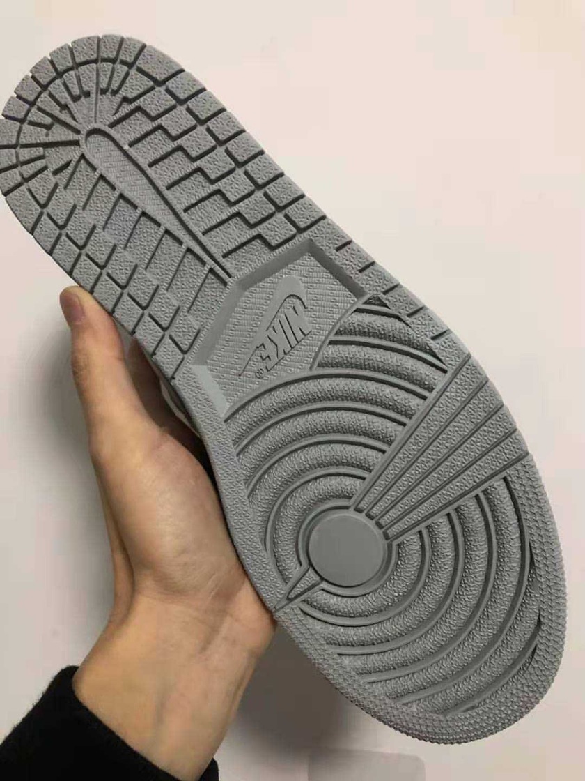 Air Jordan 1 High OG Hyper Royal 555088-402 Release Date