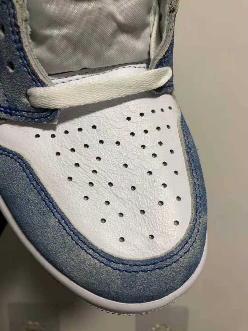 Air Jordan 1 High OG Hyper Royal 555088-402 Release Date