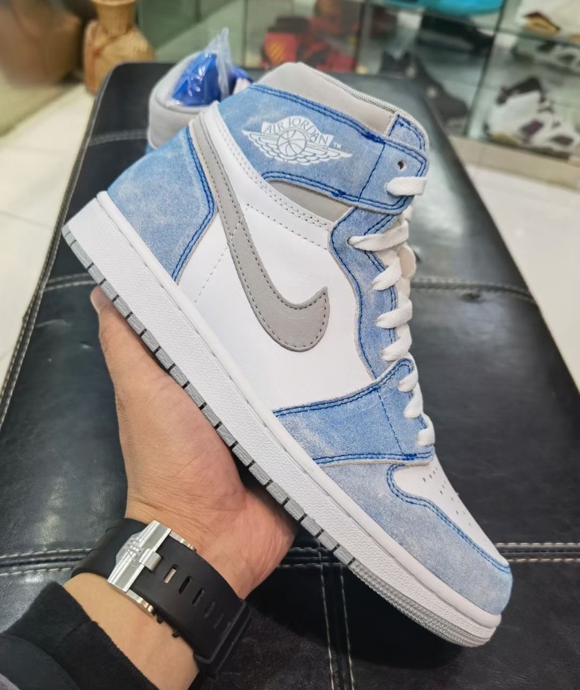 Air Jordan 1 High OG Hyper Royal 555088-402åå:registered:æ¥æ