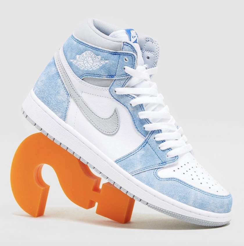 Air Jordan 1 High OG Hyper Royal 555088-402 Release Date