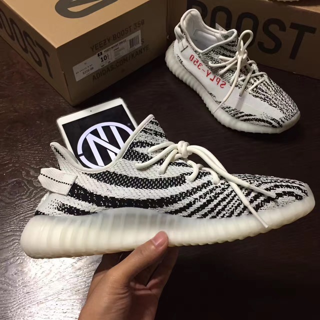 白斑马yeezy