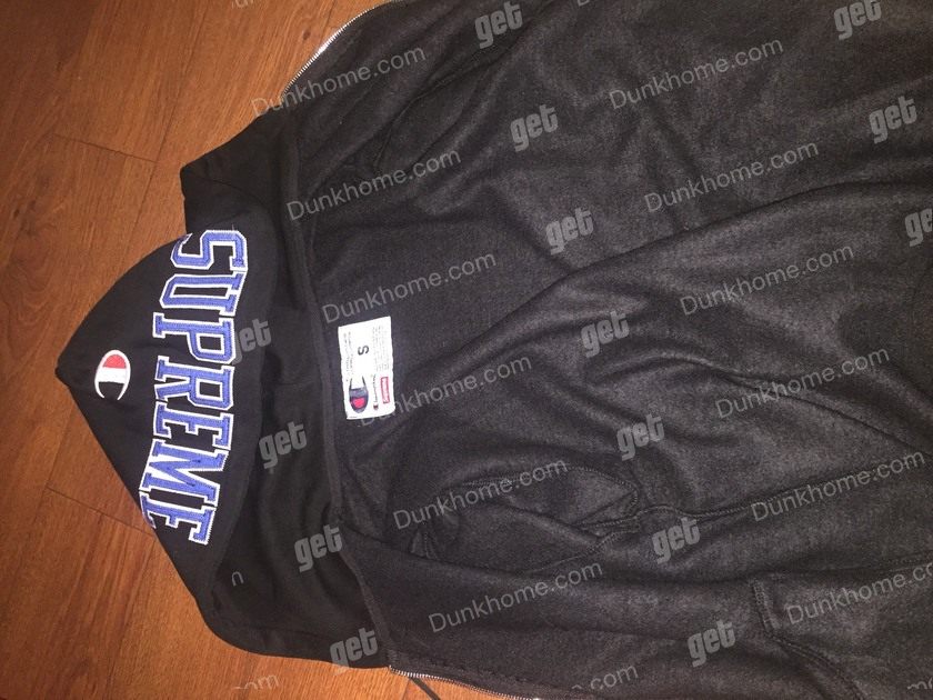 Supreme 和冠军联名卫衣