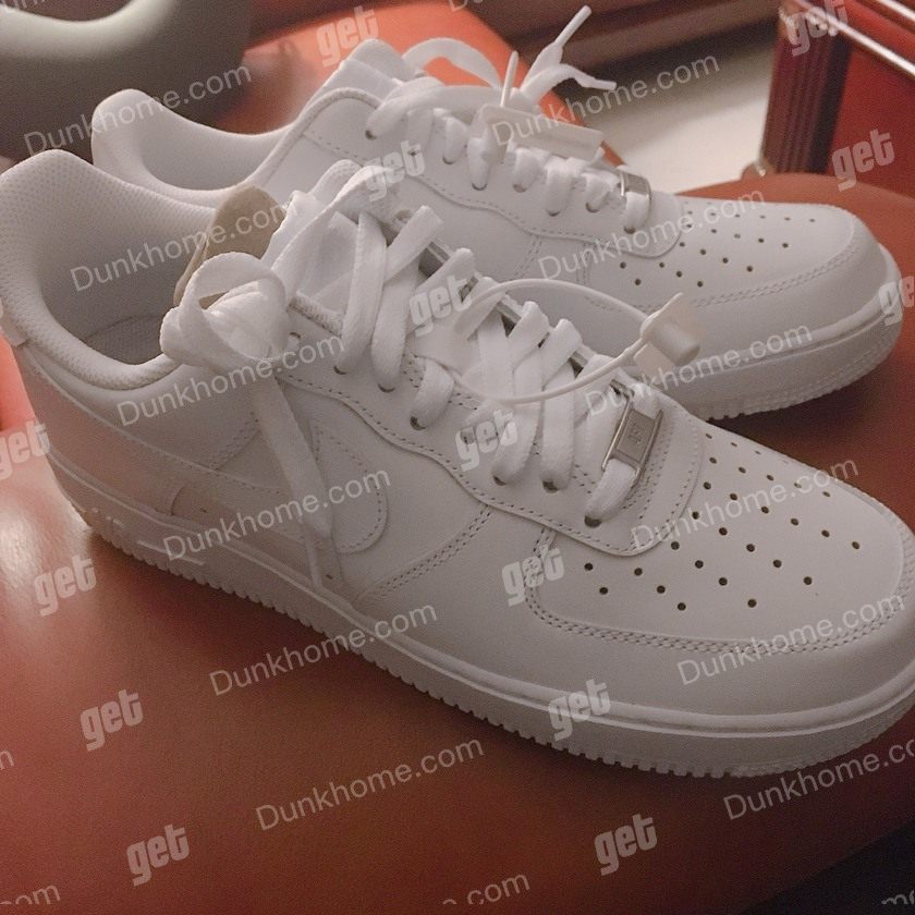 新到AF1纯白低帮,求鉴定。