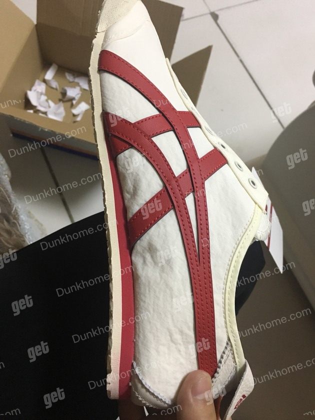 鬼冢虎鞋子,鞋垫粘着取不下来求大神鉴定