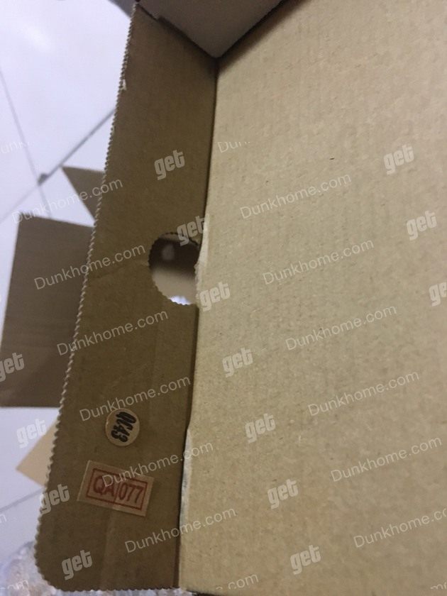 鬼冢虎鞋子,鞋垫粘着取不下来求大神鉴定