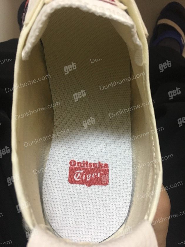 鬼冢虎鞋子,鞋垫粘着取不下来求大神鉴定