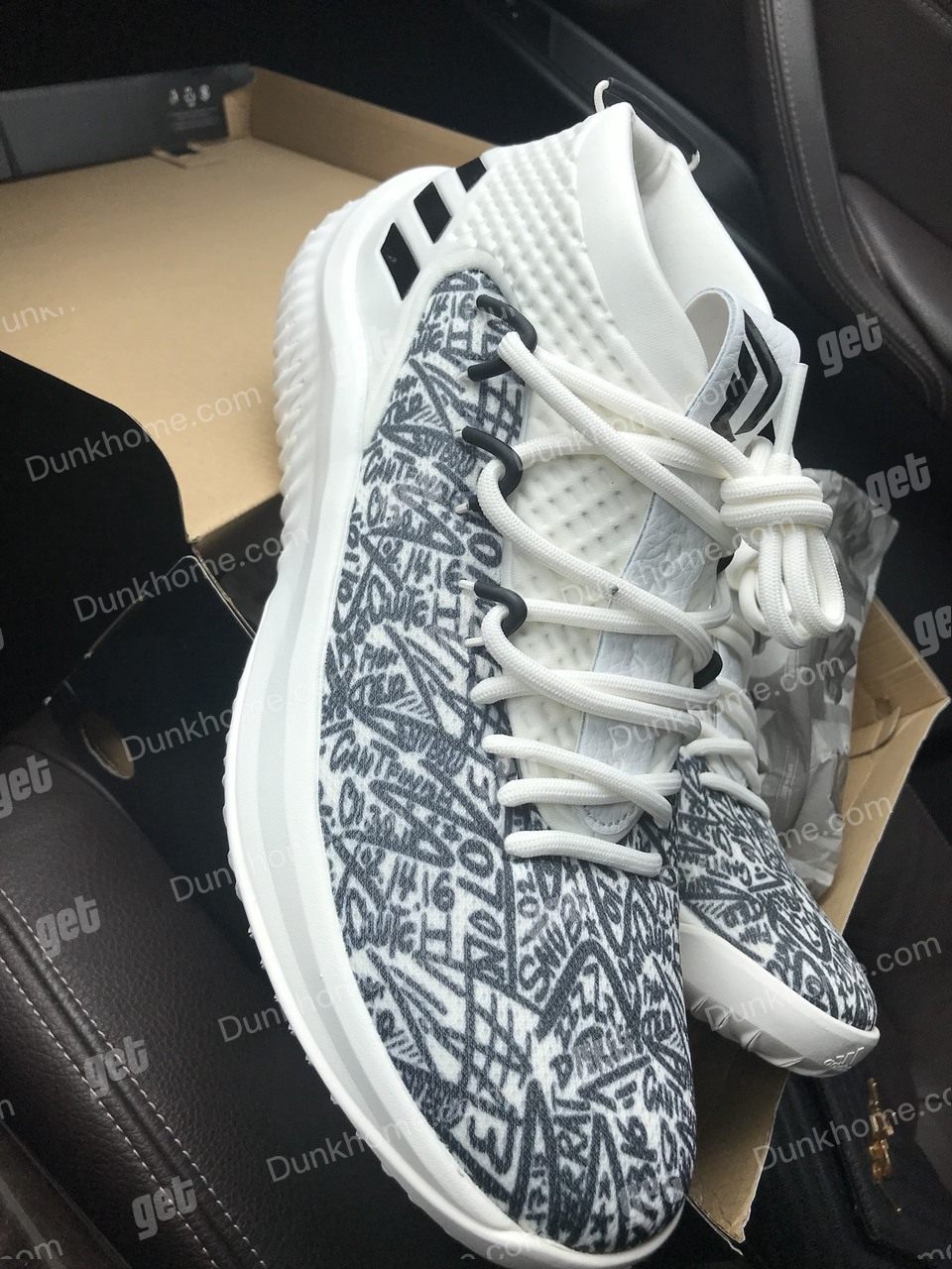 阿迪达斯 利拉德4黑白涂鸦配色