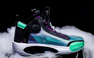 未來科技感十足的超輕籃球鞋