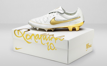 Nike Tiempo Legend「Touch of Gold」Ronaldinho 专属限量版球鞋